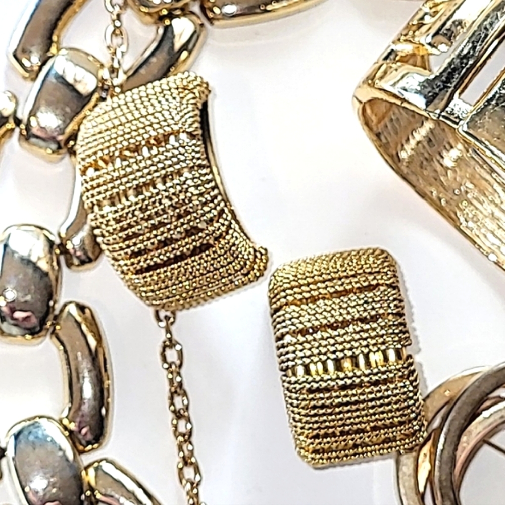 BOLD GOLD BLING NECKLACES, BRACELET JEWELRY LOT - FIVE ITEMS - Picture 5 of 10